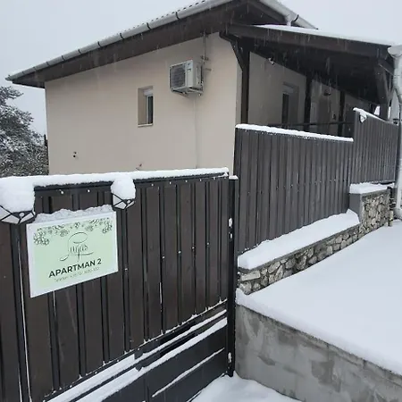 Lugas Apartman Miskolctapolca 2 Haloszoba Dezsa Es Jakuzzi Koezel A Barlangfuerdohoez Exterior photo