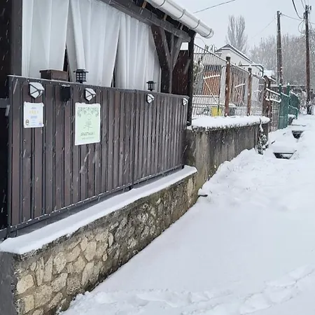 Lugas Apartman Miskolctapolca 2 Haloszoba Dezsa Es Jakuzzi Koezel A Barlangfuerdohoez Exterior photo