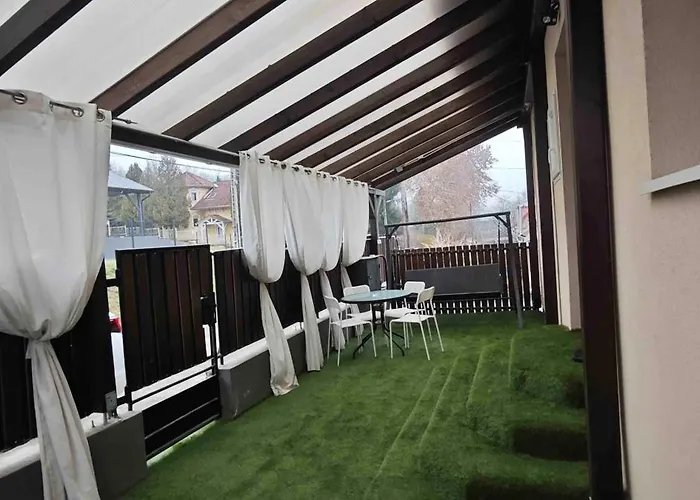 Lugas Apartman Miskolctapolca 2 Haloszoba Dezsa Es Jakuzzi Koezel A Barlangfuerdohoez