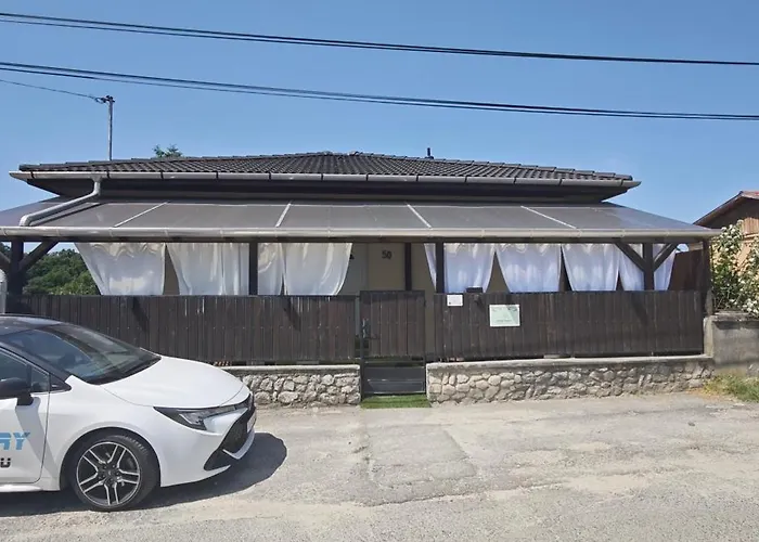 Lugas Apartman Miskolctapolca 2 Haloszoba Dezsa Es Jakuzzi Koezel A Barlangfuerdohoez