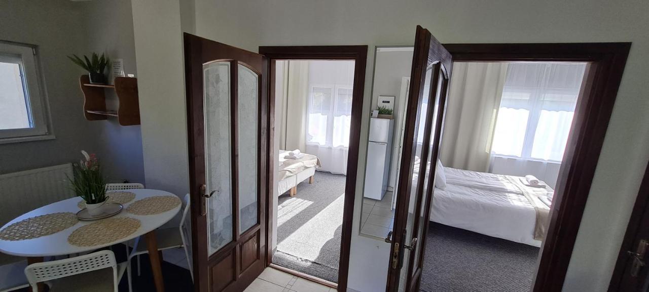 Lugas Miskolctapolca 2 Haloszoba Dezsa Es Jakuzzi Koezel A Barlangfuerdohoez Apartment Miskolc