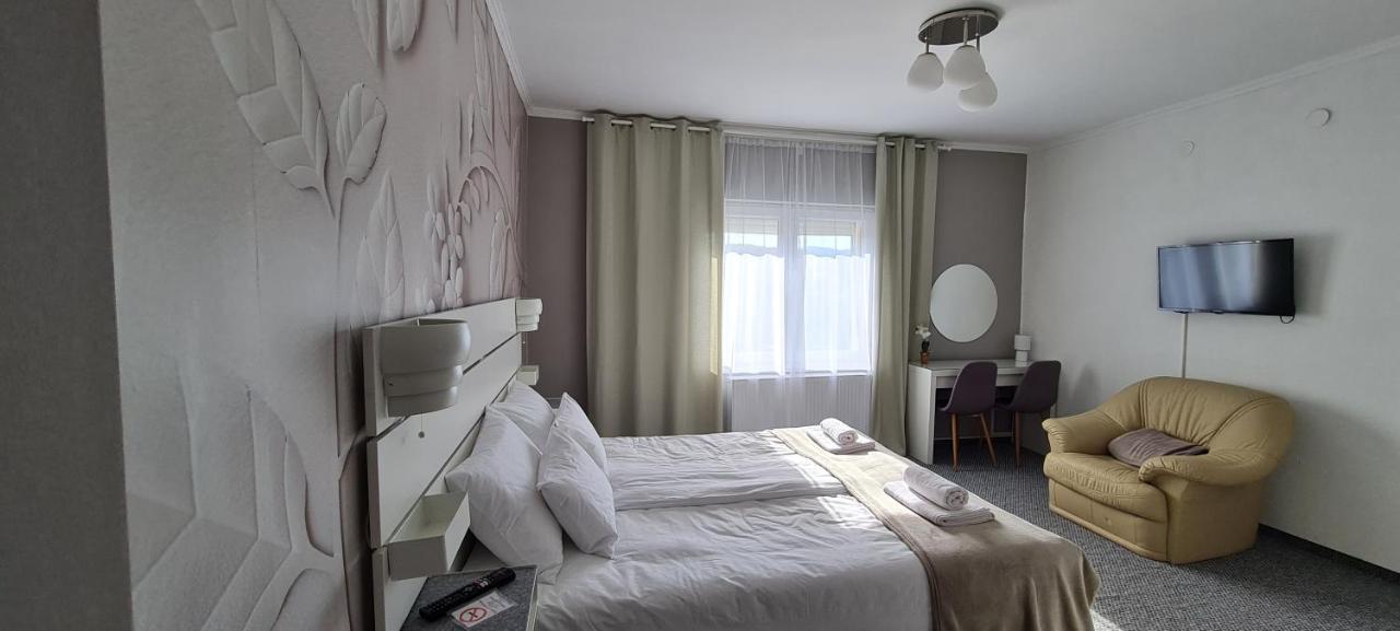 Lugas Miskolctapolca 2 Haloszoba Dezsa Es Jakuzzi Koezel A Barlangfuerdohoez * Miskolc