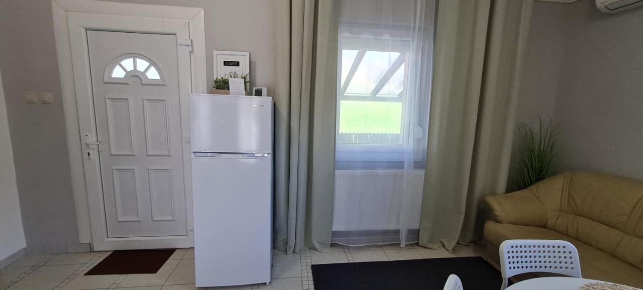 Apartment Lugas Miskolctapolca 2 Haloszoba Dezsa Es Jakuzzi Koezel A Barlangfuerdohoez *