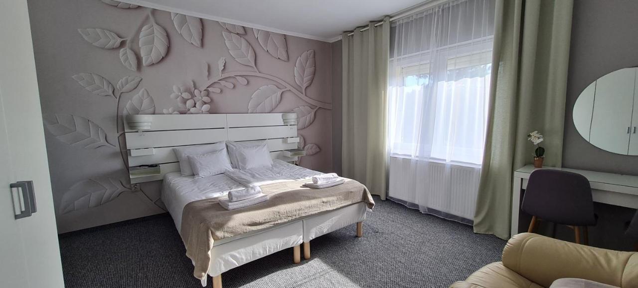 Apartment Lugas Miskolctapolca 2 Haloszoba Dezsa Es Jakuzzi Koezel A Barlangfuerdohoez