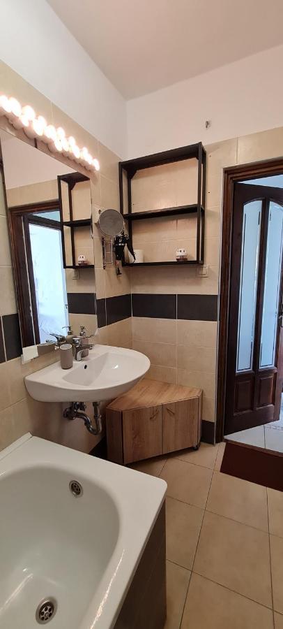 דירה Lugas Miskolctapolca 2 Haloszoba Dezsa Es Jakuzzi Koezel A Barlangfuerdohoez