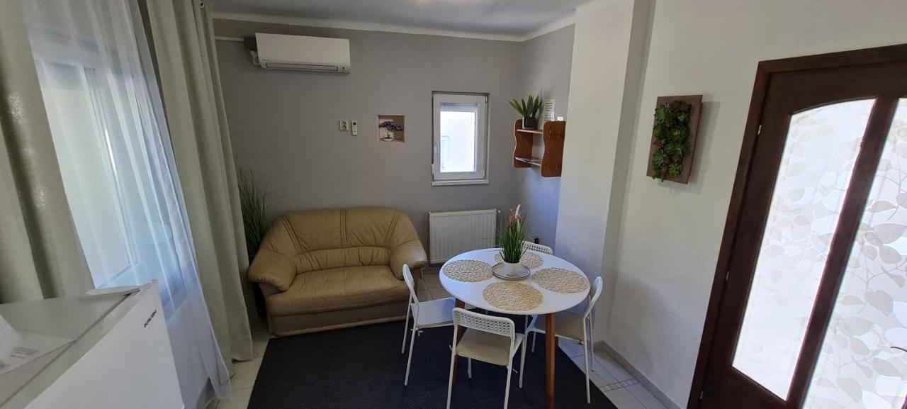 Lugas Miskolctapolca 2 Haloszoba Dezsa Es Jakuzzi Koezel A Barlangfuerdohoez Apartment
